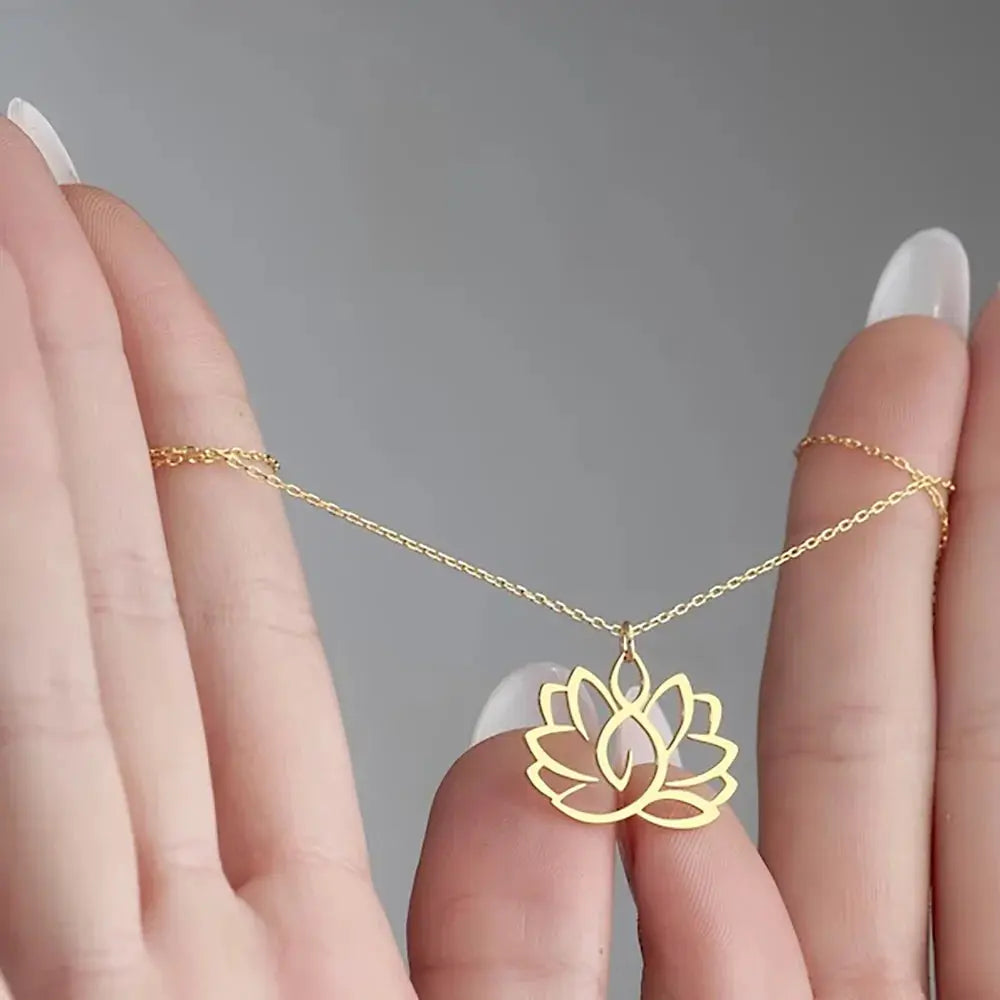 Collier pendentif fleur de Lotus
