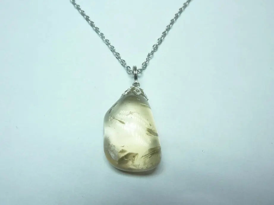 pendentif en citrine naturelle de Madagascar sur chaine en acier inoxydable 55 cm pour énergie et vitalité