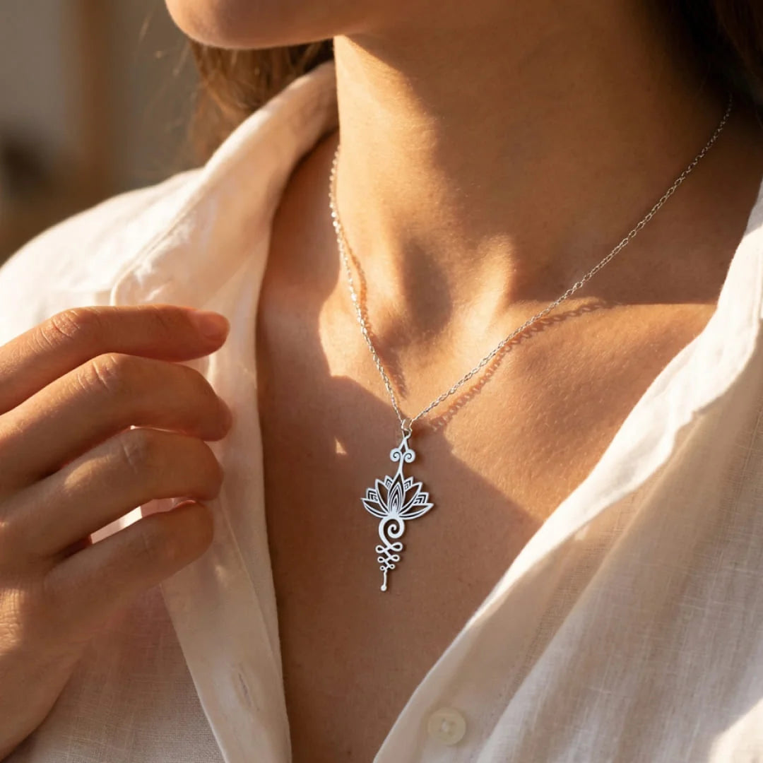 Pendentif Lotus Unalome mapierredeprotection