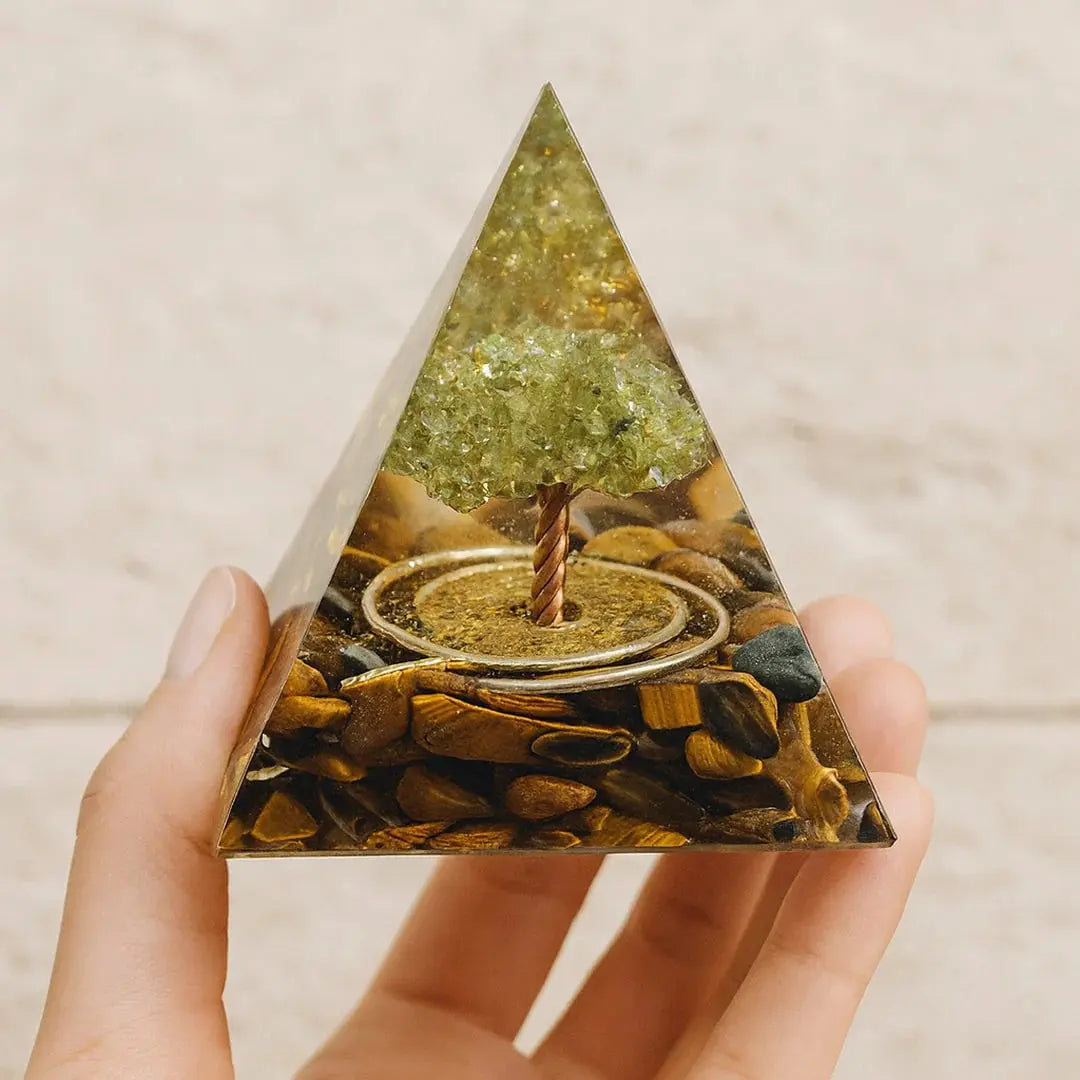 Orgonite "Arbre de joie" en Oeil de Tigre et Péridot MaPierreDeProtection®