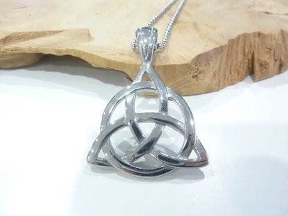 Collier pendentif Triquetra acier inoxydable mapierredeprotection