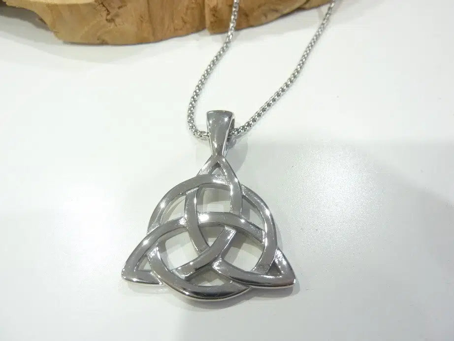Collier pendentif Triquetra acier inoxydable mapierredeprotection