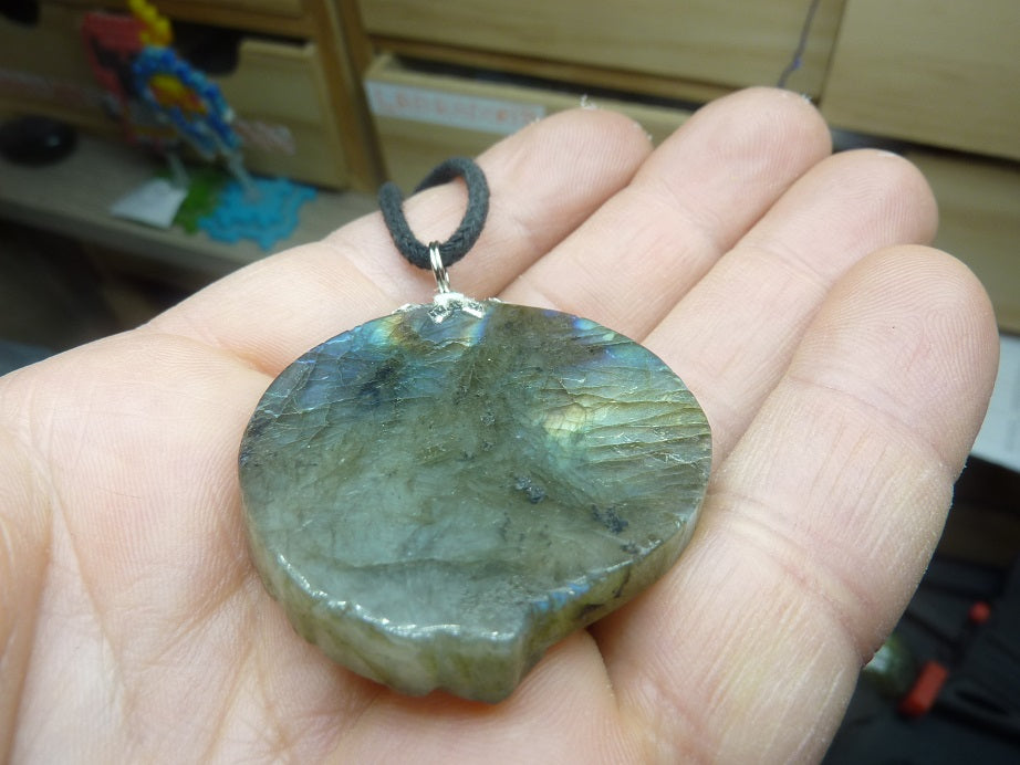 Pendentif Loup Labradorite spécial pour thérapeute 28 gr GGP 1201