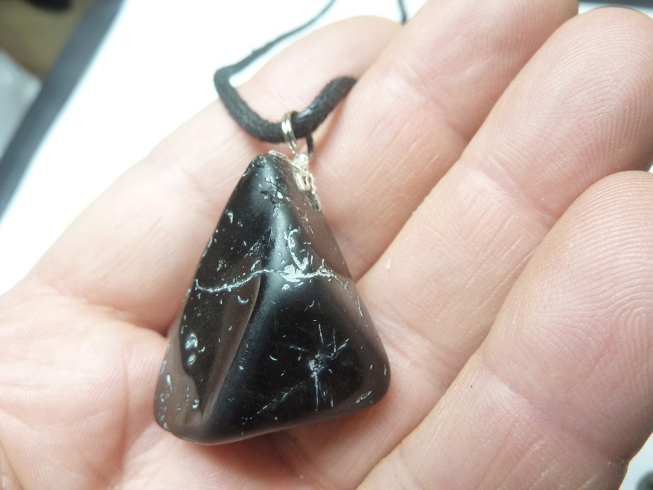 Méga Pendentif Spinelle noir 28 gr ultra rare GGP 1201