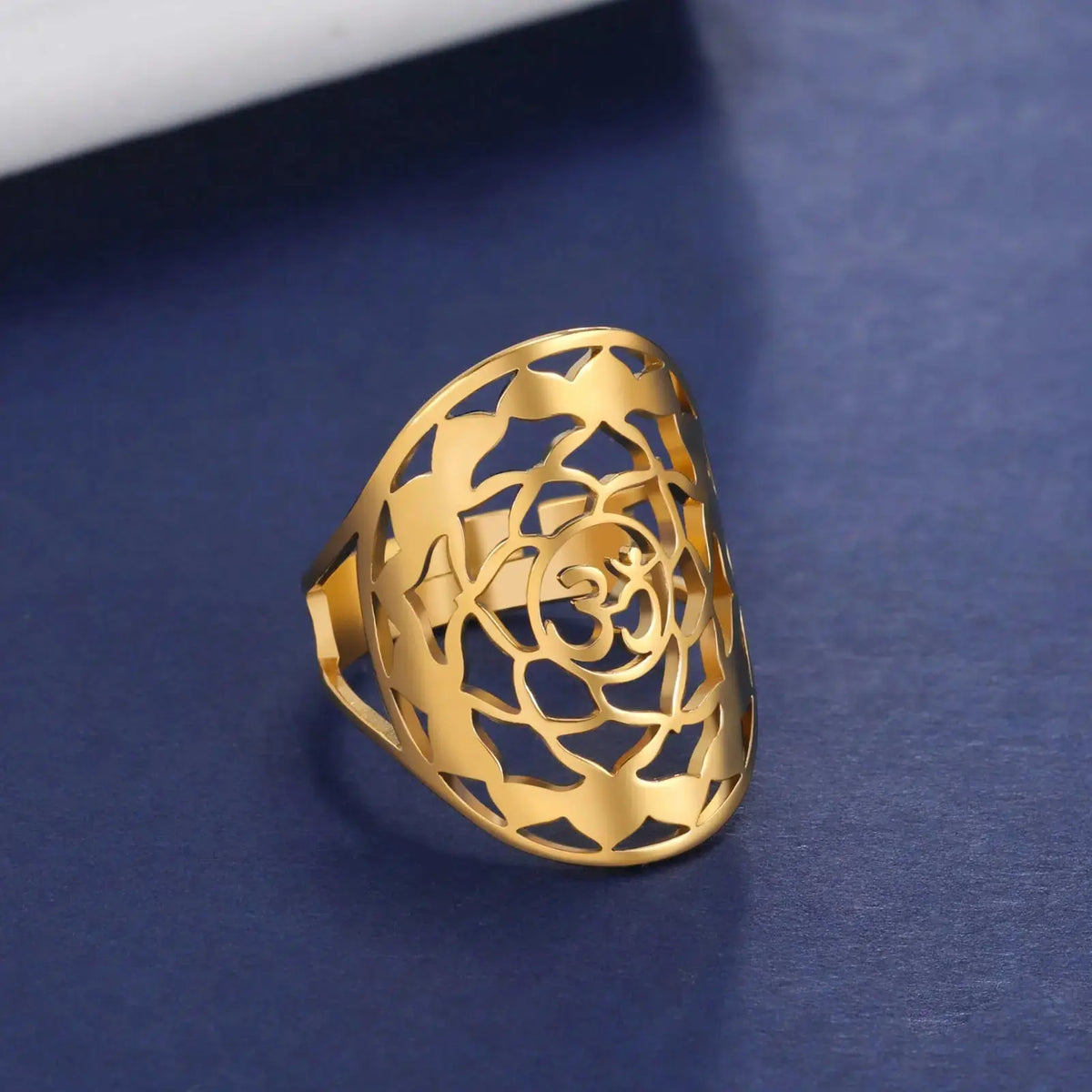 Bague fleur de lotus Om réglable