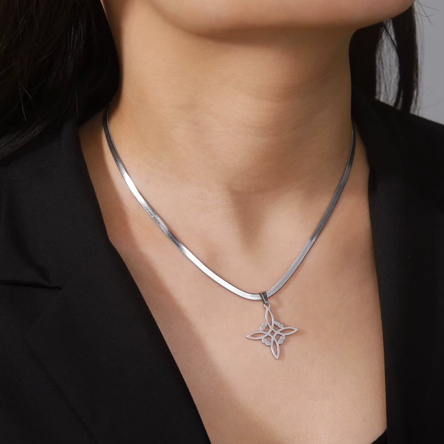 Pendentif noeud de sorcière (Wiccan) ref 04