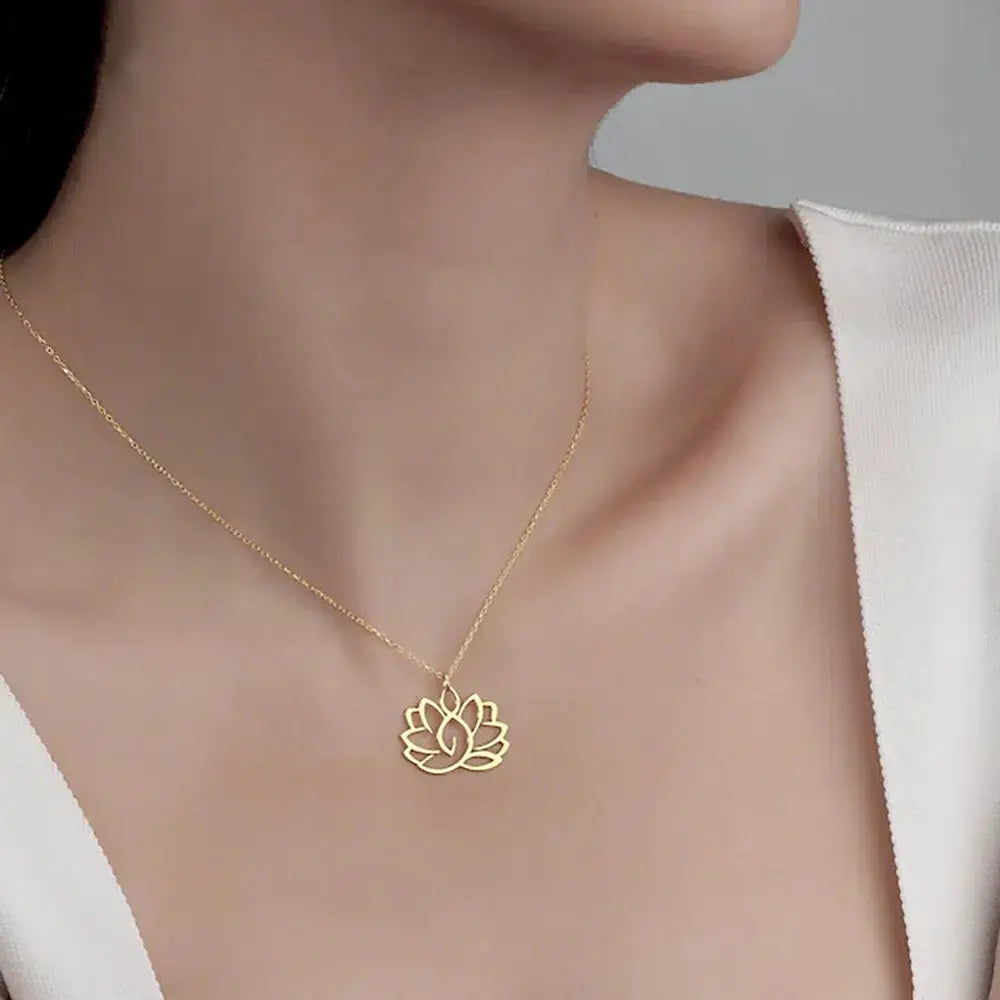 Collier pendentif fleur de Lotus