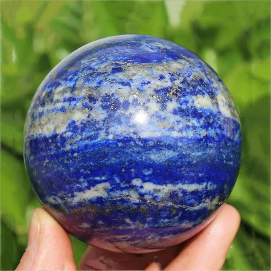 Sphère en Lapis-Lazuli bleu profond avec veines naturelles, polie artisanale pour sagesse et harmonie émotionnelle