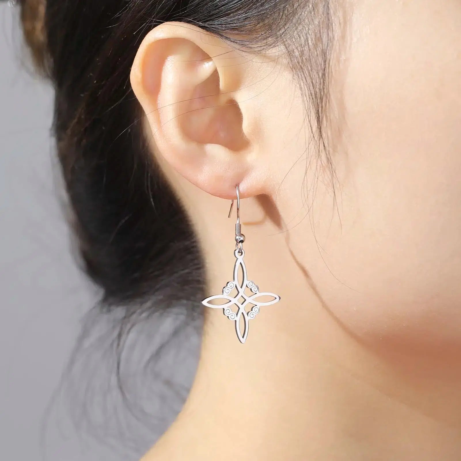 Boucles d’oreilles noeud de sorcière (Wiccan)