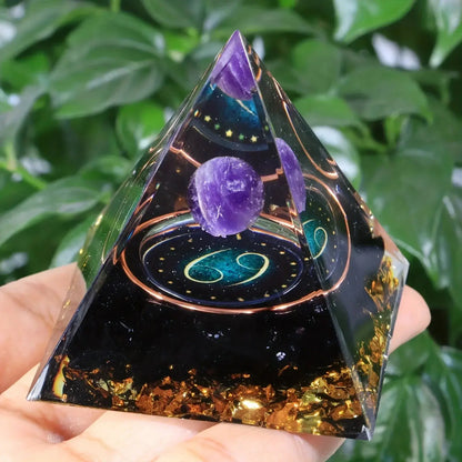 Orgonite Signe Astrologique pyramid with natural crystals and zodiac symbol for emotional grounding and vibrational protection